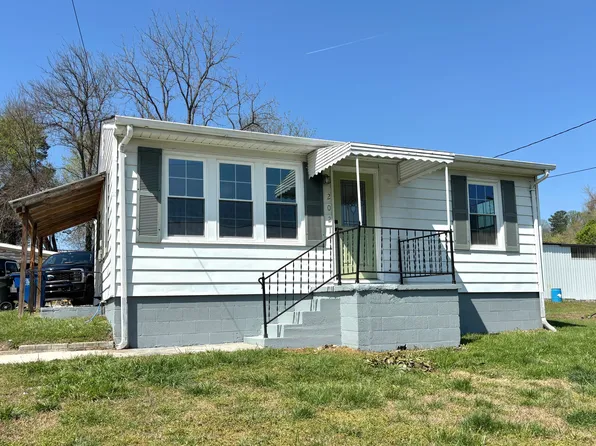 2021 Springs Rd, Mount Airy, NC 27030