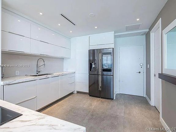 3rd image of 4925 Collins Ave APT 7B