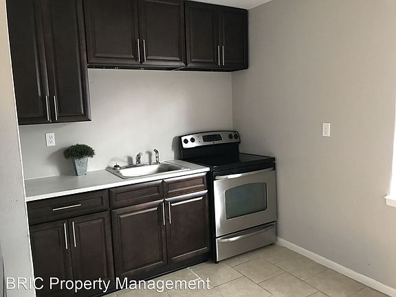 4th image of 610 Palmer St APT 2
