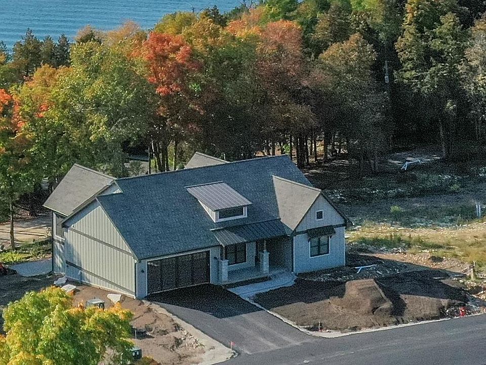 1st image of 10625 Cove Ln #10