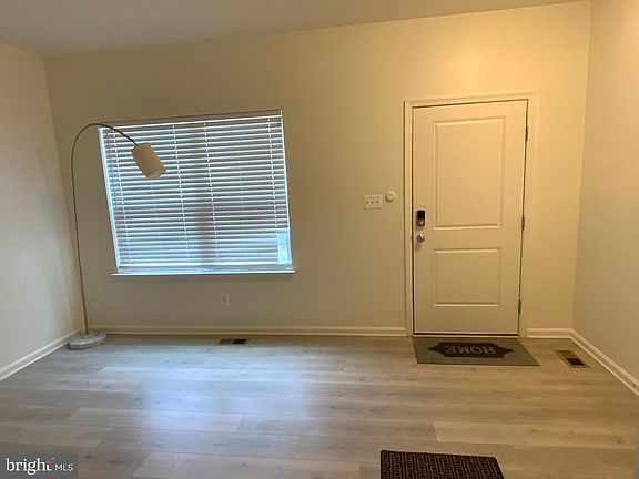 2nd image of 2909 Willoughby Beach Rd