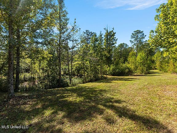 4th image of 37 N Mill Creek Rd