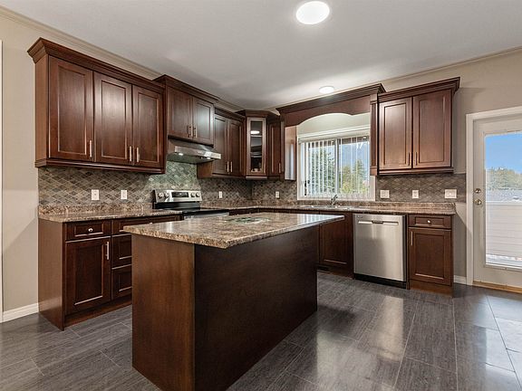 3rd image of 63861 Old Yale Rd