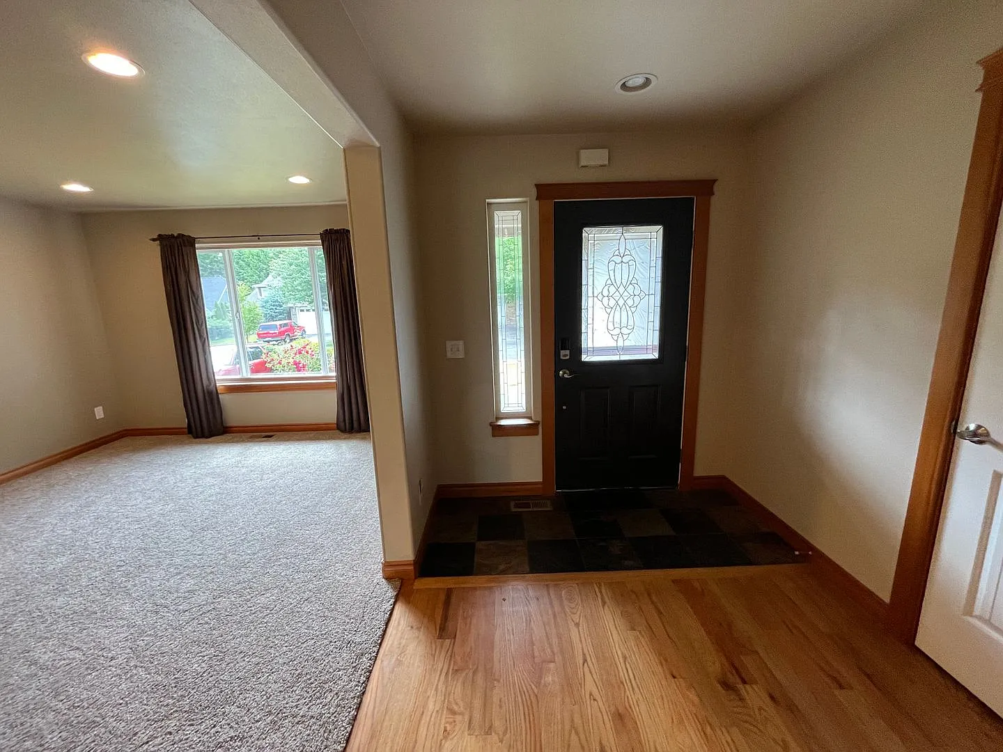 Orchard Hills 3 bed 2.5 bath Rental home with Den and Bonus Room — Photo 3