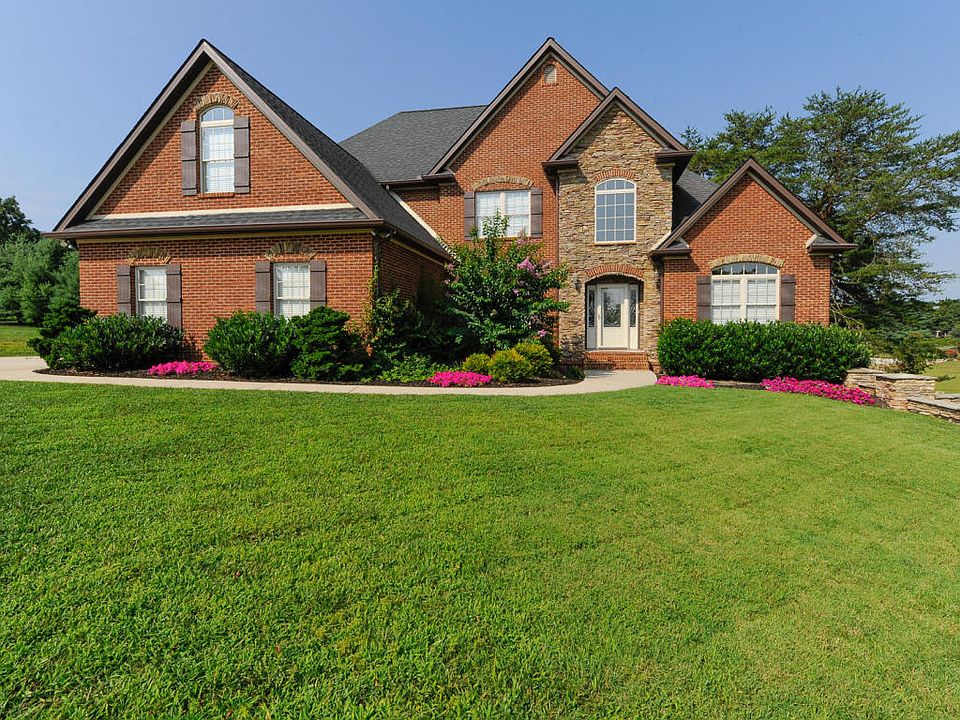 1st image of 3009 Larkspur Ln