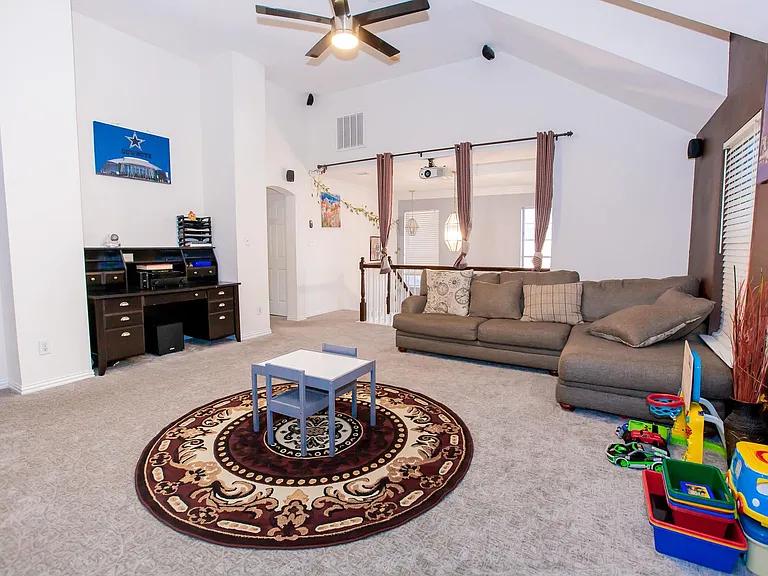 8335 Richmond Ct — Photo 14