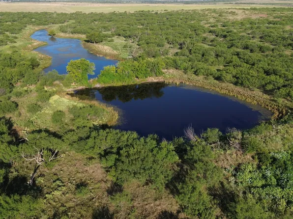 Wynn Rd, Henrietta, TX 76365