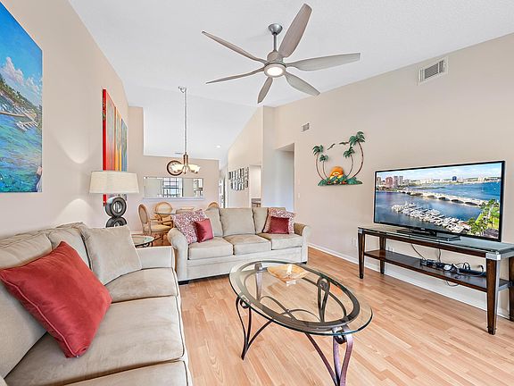 5th image of 1302 Pinecrest Circle Unit c