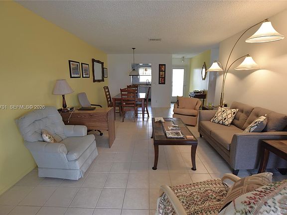 3rd image of 2688 Dudley Dr E APT J