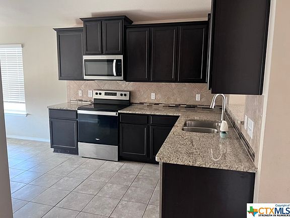 5th image of 8911 Stonehollow Dr