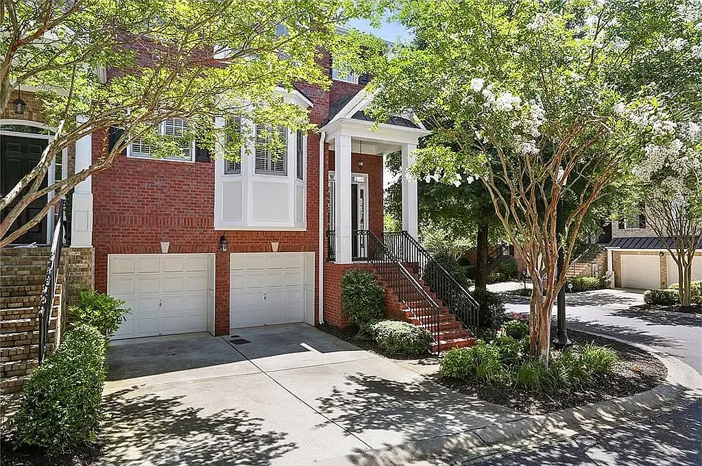 3 bed, 3508 sqft, $3,289 — Photo 2