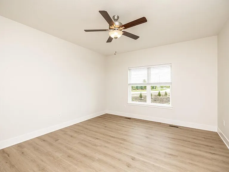 Platinum Pointe — Photo 7
