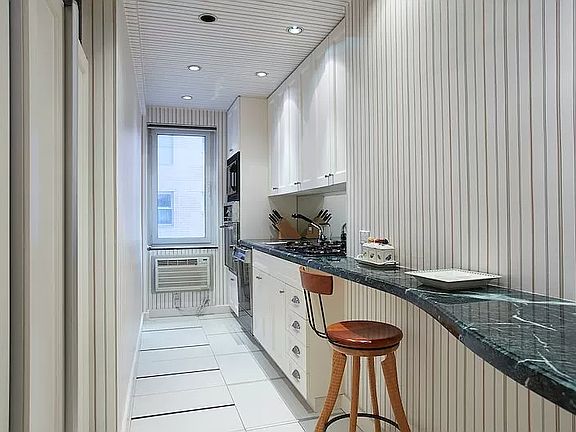 4th image of 25 Sutton Pl S APT 9A