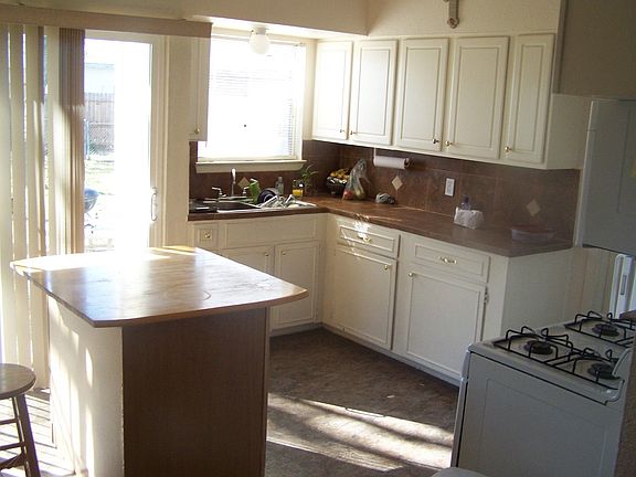 3rd image of 3134 Coconino Dr