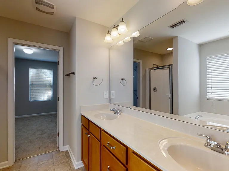 2711 Magnolia Tree Ln — Photo 11