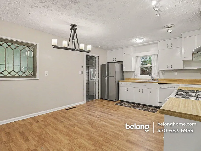 1277 Dunwoody Ln NE — Photo 16