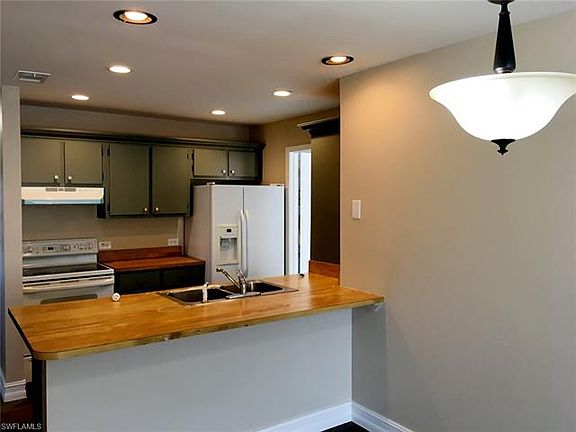 3rd image of 4325 SW 7th Pl
