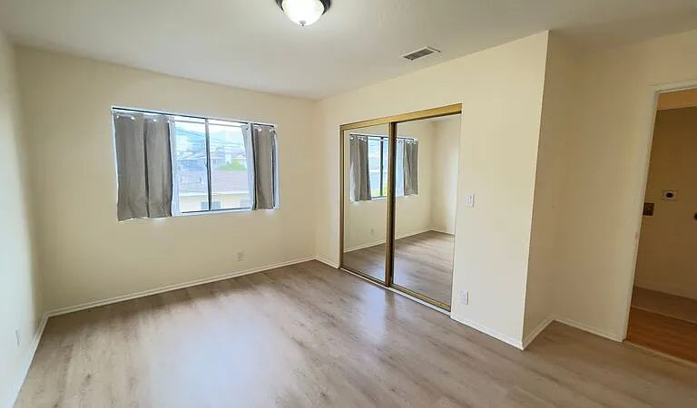 539 N Alameda Ave #4 — Photo 10