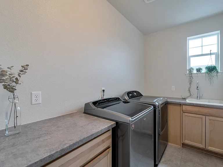 307 S 1st Ave — Photo 20