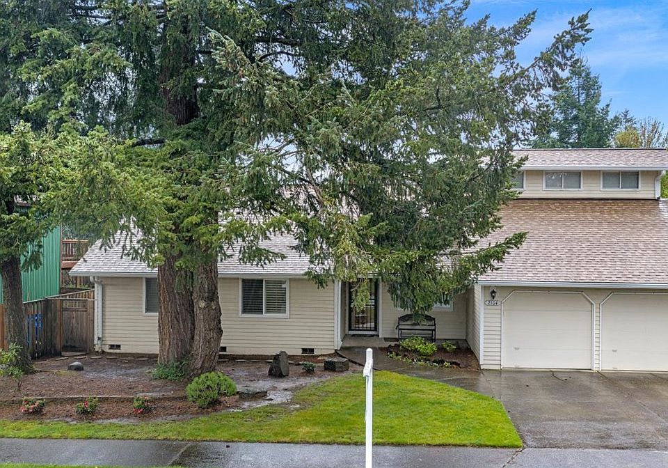1st image of 2104 NE 165th Dr