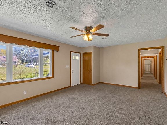 3rd image of 4556 Warren Sharon Rd