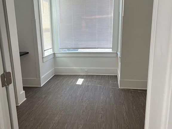3rd image of 184 Elm St Unit 1