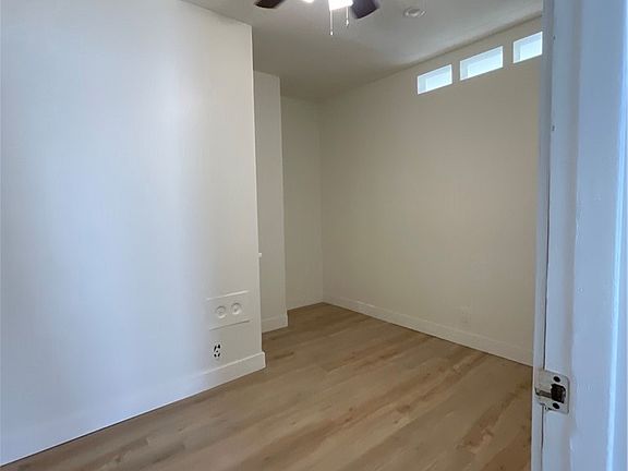 5th image of 1522 S Bronson Ave