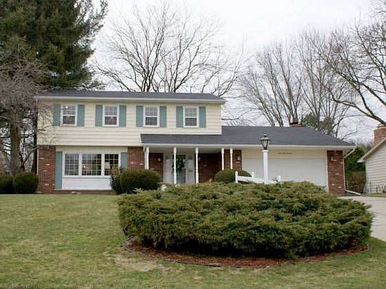 1st image of 4913 Applewood Dr