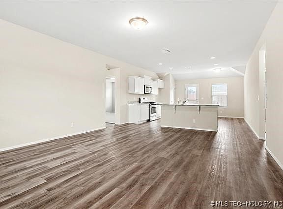2nd image of 1008 E Richmond St