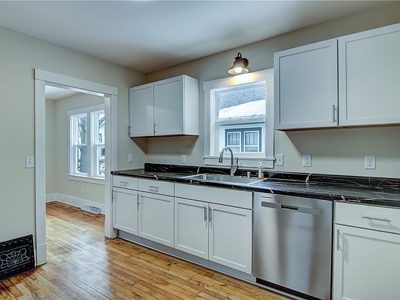 3rd image of 1036 2nd Avenue