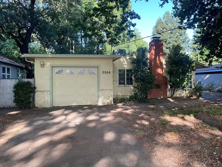 2266 Washington Ave — Photo 19