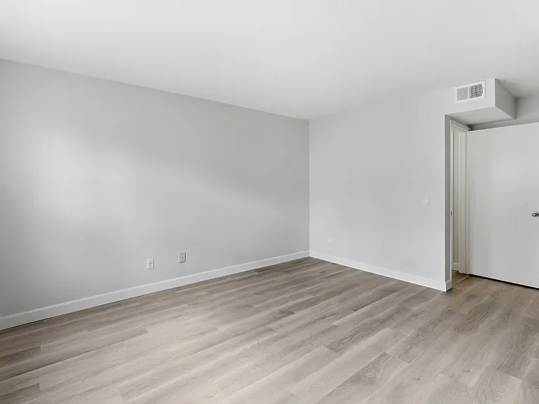 University Crest Apartments - Near UCR — Photo 12