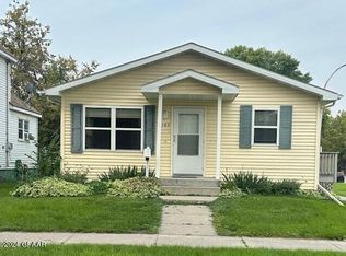 102 Walnut St, Grand Forks, ND 58201