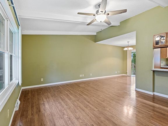 5th image of 2238 Cowern Pl E
