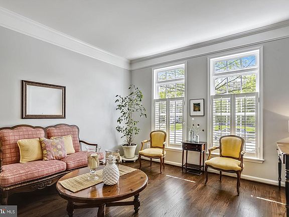 3rd image of 42878 Glyndebourne Ct
