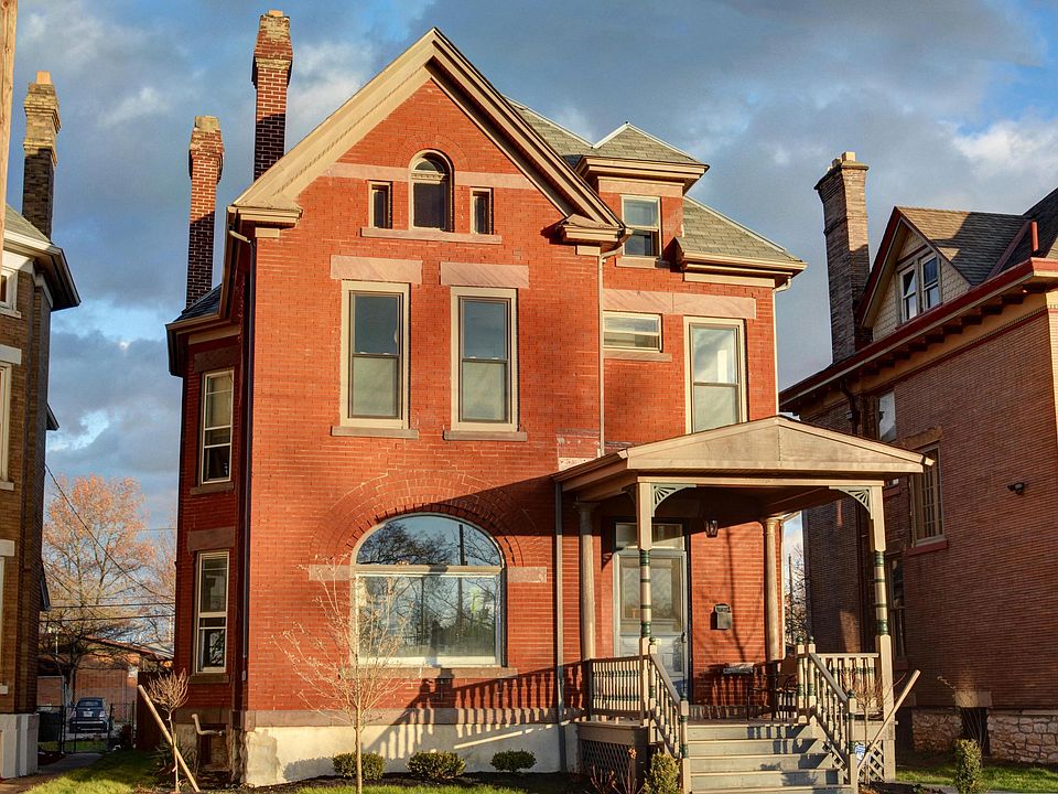 1st image of 72 Hoffman Ave