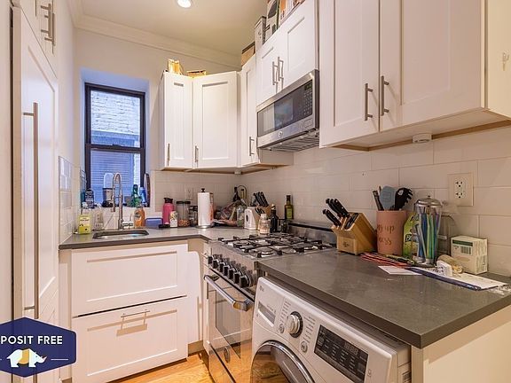 4th image of 440 W 47th St #4L