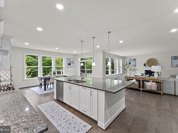 5th image of 23754 Kilkerran Dr