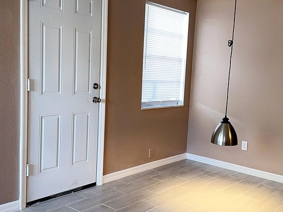 4th image of 611 Dogwood Ct