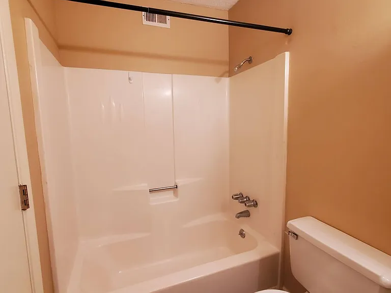 301 E Ann St — Photo 9