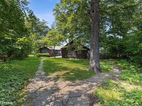 4th image of 14600 Meadow Ln