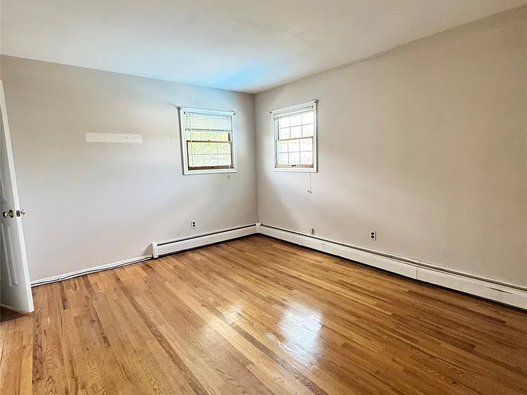 255 Brookside Ct — Photo 6