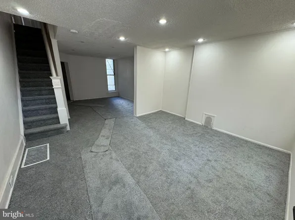 5551 Harmer St, Philadelphia, PA 19131