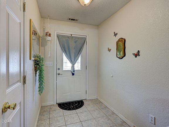 3rd image of 819 S Bittersweet Ln