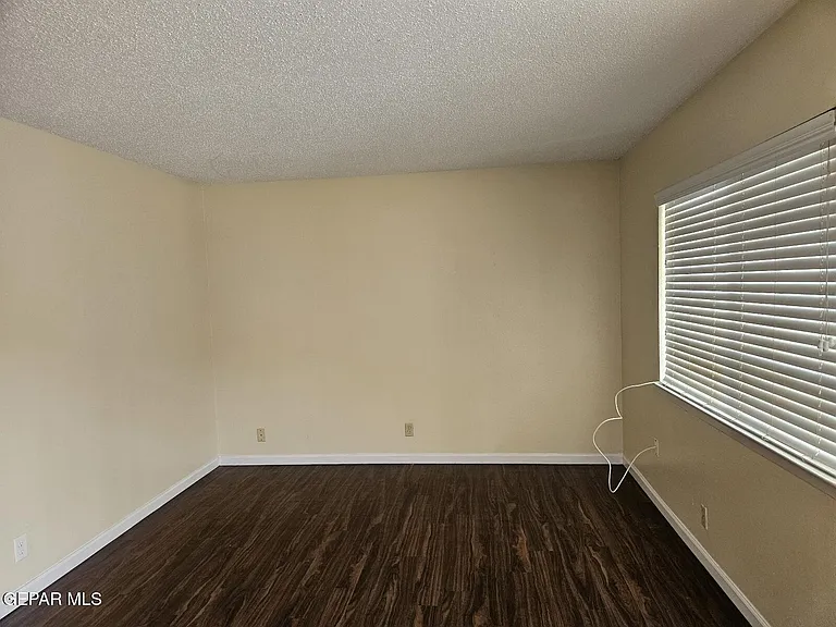 1601 N El Paso St #7 — Photo 3
