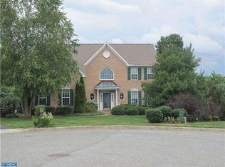 350 Drew Ln, Aston, PA 19014