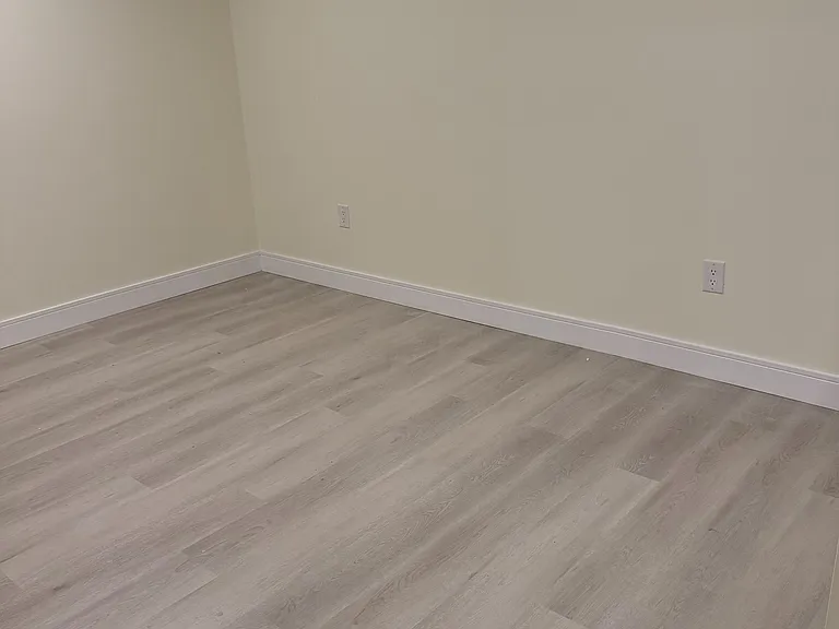 116 Enchanted Hills Cres #BASEMENT — Photo 3