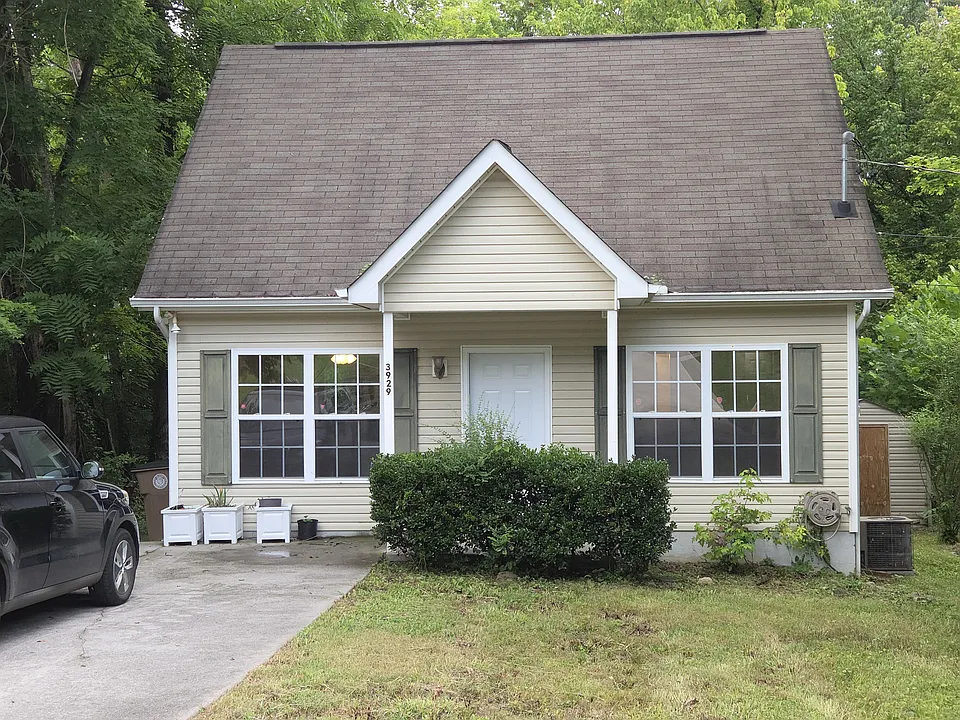 3929 Acorn Dr