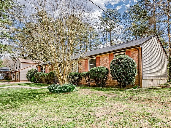 2nd image of 3410 Sussex Dr
