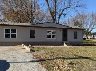 115 N Market St, Burket, IN